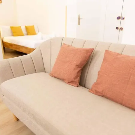 New - Plaza Merced Apartament *